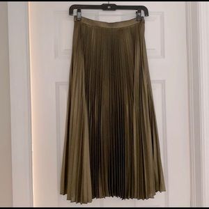 Gorgeous dusted gold pleated skirt